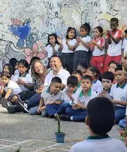Alcaldía de Cali fortalece la permanencia educativa con la entrega de kits escolares