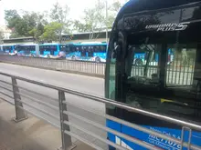 Cinco nuevos buses articulados eléctricos refuerzan el servicio del MIO 