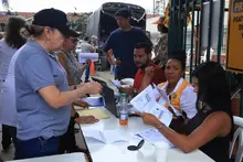 Con asistencia humanitaria y rondas de seguridad, la Alcaldía de Cali continúa acompañando a las familias evacuadas de La Flora por el terremoto