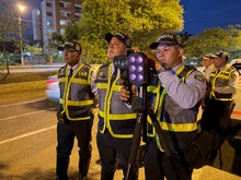 Con equipo de última tecnología, Cali fortalece los controles nocturnos de velocidad para proteger la vida en las vías