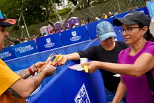 Gran convocatoria durante la entrega presencial de pines para la ‘Carrera Ladera 5K’