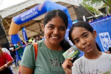 Gran convocatoria durante la entrega presencial de pines para la ‘Carrera Ladera 5K’