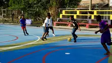 Alcaldía entregó cancha múltiple y dotación en Comuneros I