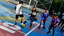 Alcaldía entregó cancha múltiple y dotación en Comuneros I