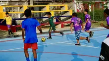 Alcaldía entregó cancha múltiple y dotación en Comuneros I