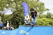El programa ‘Vértigo’ reunió a 100 deportistas en un encuentro de ‘Skate y Roller Freestyle’