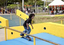 El programa ‘Vértigo’ reunió a 100 deportistas en un encuentro de ‘Skate y Roller Freestyle’