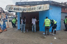 Infractores del Código de Policía se ponen la camiseta por Cali: pintan y ayudan a transformar el barrio Sucre