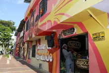 Avanza la instalación de las 12 esculturas que exaltarán en el barrio Obrero, el legado de la salsa