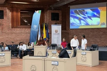 Avanza en el Concejo proyecto que asegurará alimentación y transporte escolar en Cali, desde el primer día de clases de 2027