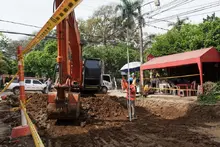 Alcaldía de Cali pavimenta vías que estaban “a medias” en el barrio Santa Anita; cinco tramos serán reparados con concreto rígido