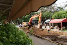 Alcaldía de Cali pavimenta vías que estaban “a medias” en el barrio Santa Anita; cinco tramos serán reparados con concreto rígido