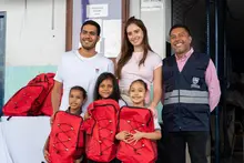 ¡A estudiar en Modo Esperanza! 391 niños afectados por el terremoto reciben kits escolares en Cali