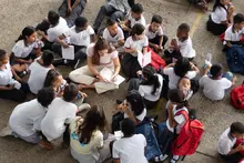 ¡A estudiar en Modo Esperanza! 391 niños afectados por el terremoto reciben kits escolares en Cali