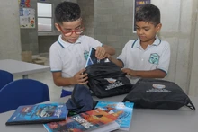 Secretaría de Educación entregó 144 paquetes escolares a estudiantes de la Institución Educativa El Diamante 