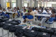 Secretaría de Educación entregó 144 paquetes escolares a estudiantes de la Institución Educativa El Diamante 