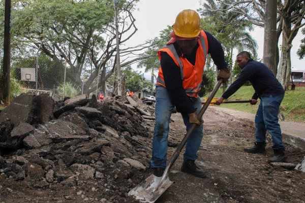 930 metros cuadrados de vía han sido recuperados por la Alcaldía de Santiago de Cali en la Comuna 20