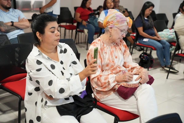 Defensores de derechos humanos se forman en transparencia y control social con la Escuela ‘Pa’ que Veás’