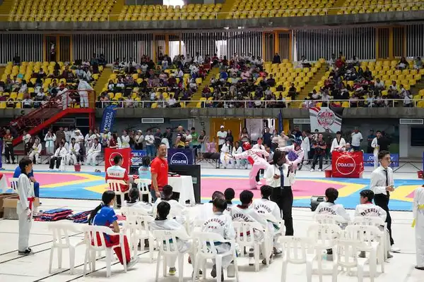 Cali recibe a los mejores talentos del taekwondo regional en un fin de semana de alto nivel competitivo