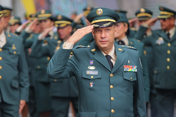 Cali rindió homenaje a la Fuerza Pública con el tradicional desfile del Día de la Independencia