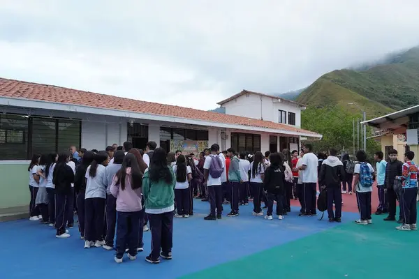 Regreso a clases con bienestar, alimentación escolar, transporte y el acompañamiento necesario para una educación de calidad
