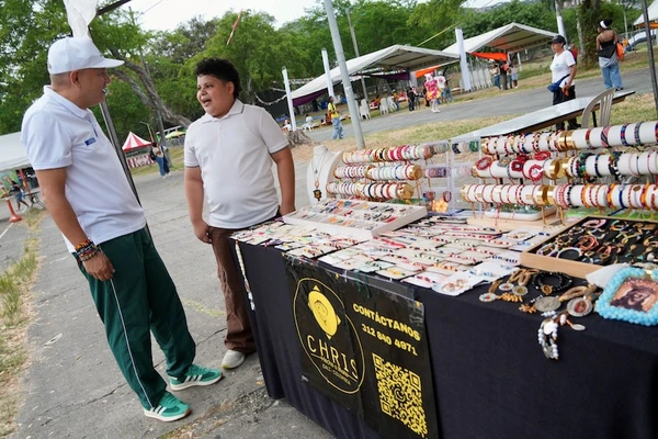 Christopher Coneo, un niño emprendedor que fue sensación durante el ‘Festival de la Familia’ en la Comuna 20