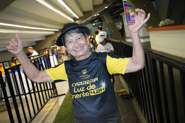 Miles de caleños reclamaron su pin para la gran ‘Carrera Centro 4.9K’ de los 490 años de Cali