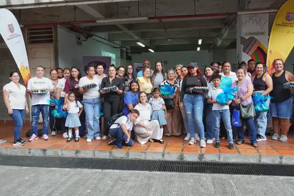Escuelas que alimentan futuro: Cali fortalece la alimentación saludable con la entrega de recetarios en la sede Adán Cordovez Córdoba