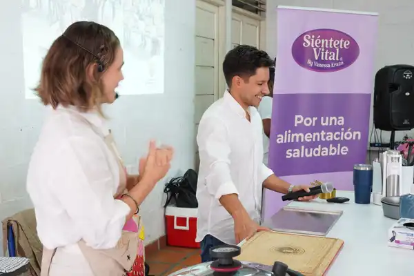 Escuelas que alimentan futuro: Cali fortalece la alimentación saludable con la entrega de recetarios en la sede Adán Cordovez Córdoba