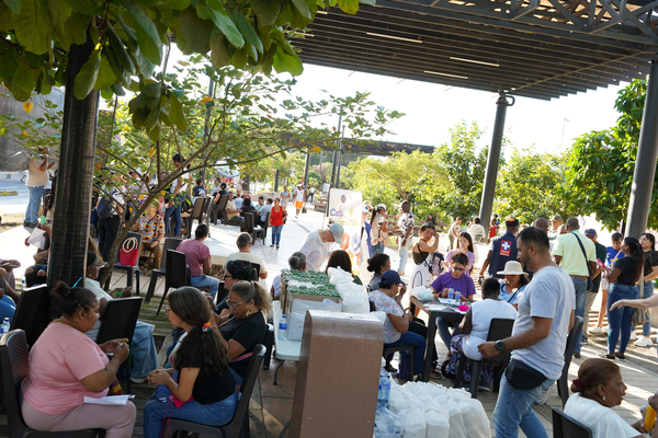 Cali teje nuevos recuerdos en el Bulevar de Oriente 
