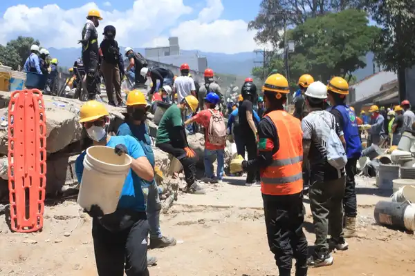 Palpita la esperanza y la búsqueda de sobrevivientes se intensifica: PMU amplía la ventana de vida por 48 horas más