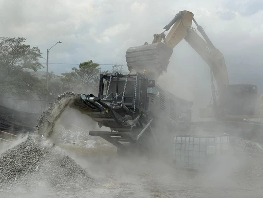 Cali transforma los escombros del terremoto en materiales para su reconstrucción