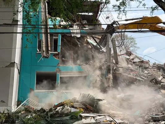 Inició la demolición de edificios afectados por el terremoto en Cali