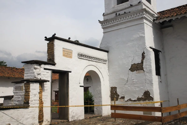 Entre la reconstrucción de los templos y una fe que permanece intacta en Cali: tras un mes del terremoto