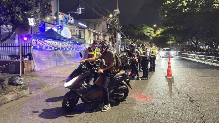 Con equipo de última tecnología, Cali fortalece los controles nocturnos de velocidad para proteger la vida en las vías