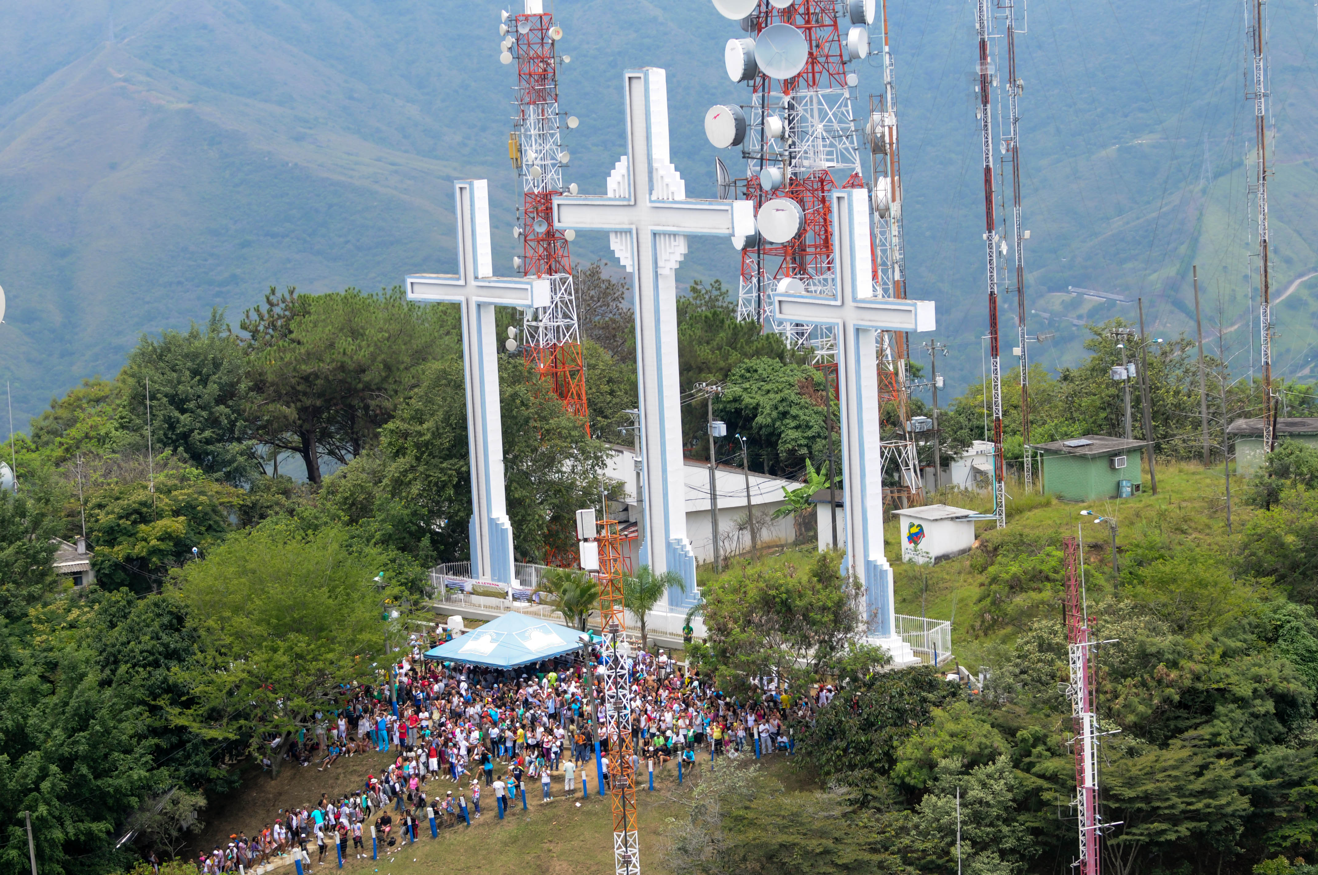 Tres Cruces