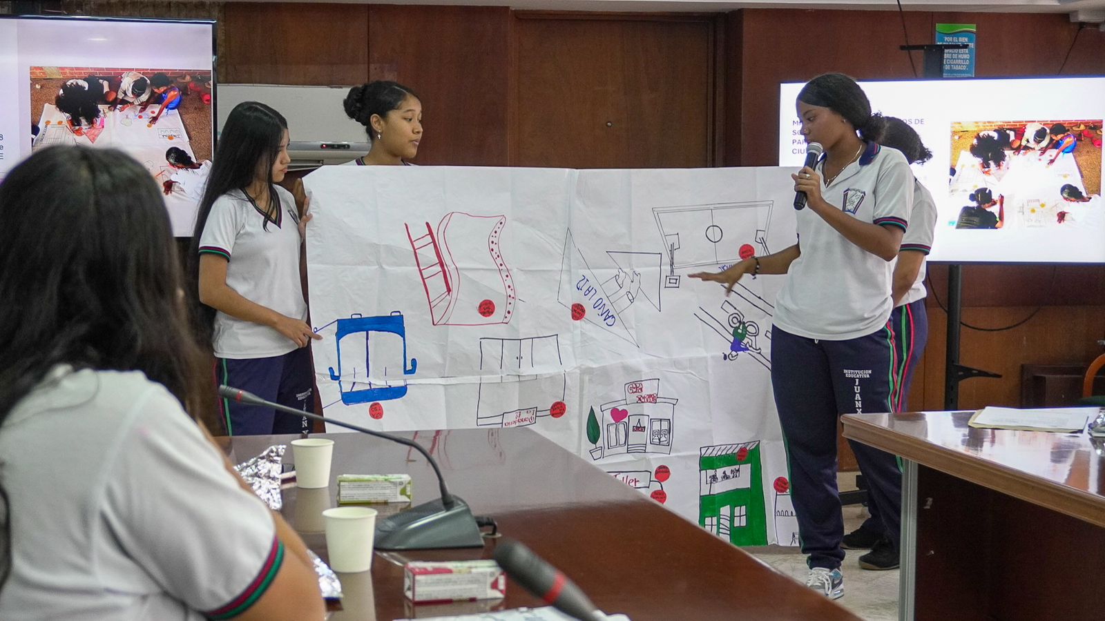 Una ciudad libre y segura para las niñas y adolescentes Una ciudad libre y segura para las niñas y adolescentes