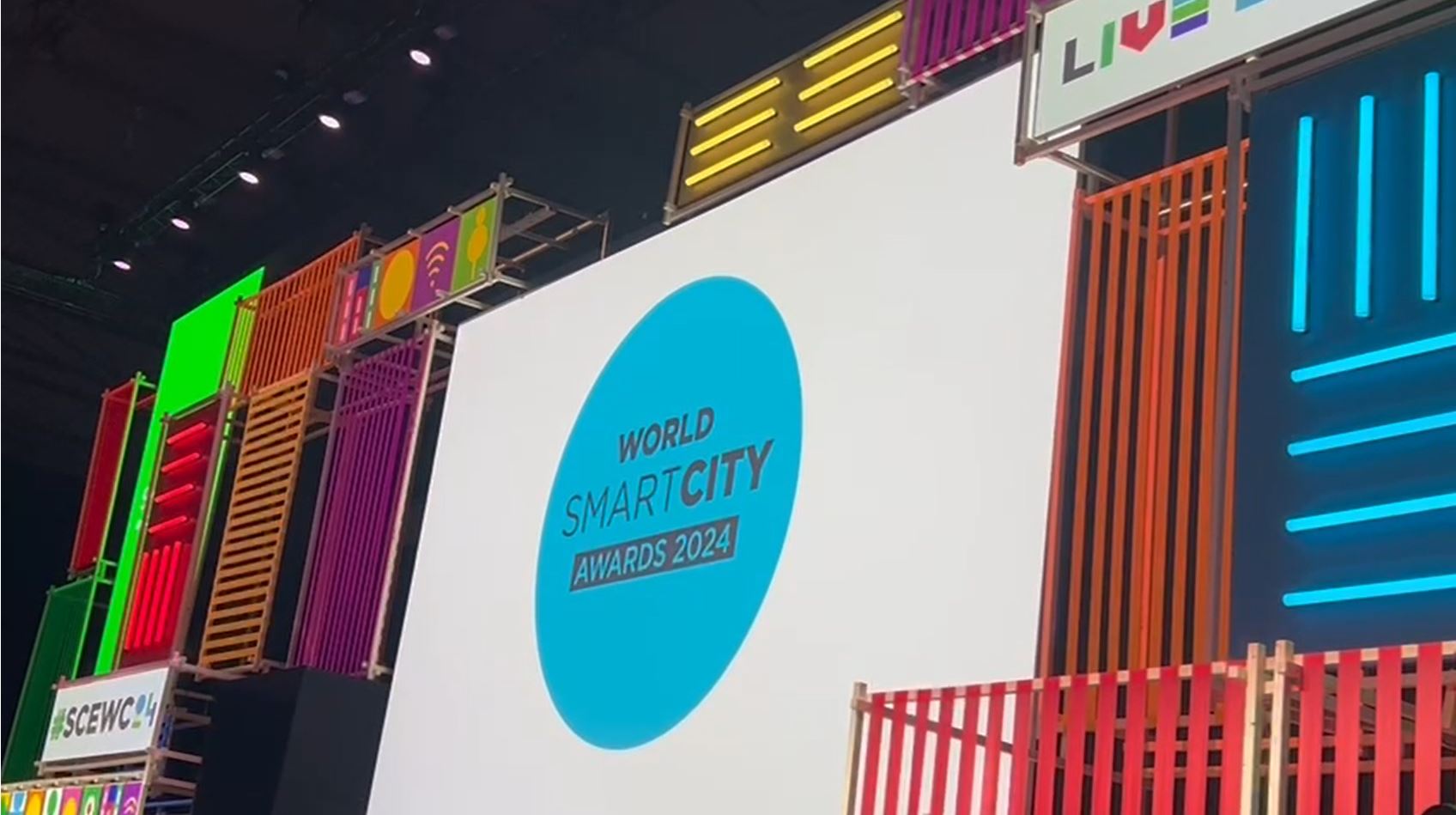 Cali y su proyecto de bosques urbanos, recibió en Barcelona el reconocimiento como finalista de los ‘World Smart City Awards 2024’ Cali y su proyecto de bosques urbanos, recibió en Barcelona el reconocimiento como finalista de los ‘World Smart City Awards 2024’