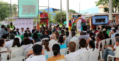 Administración responde con compromisos al Cabildo Abierto de la Comuna 11