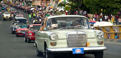 Motores están listos para desfile de autos antiguos y clásicos de la Feria de Cali