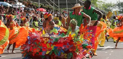 Prográmese con el MÍO y disfrute del desfile del Cali Viejo