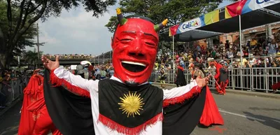 Un éxito el carnaval de Cali viejo, caleños hicieron una calle de honor a personajes representativos de nuestra ciudad
