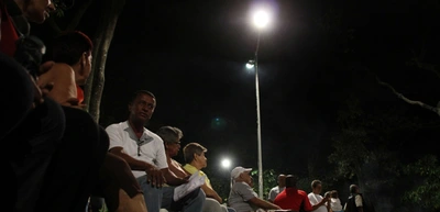 Alcalde de Cali y Secretario de Gobierno entregan nuevos parques con cambio de iluminación, en la comuna 11 de Cali