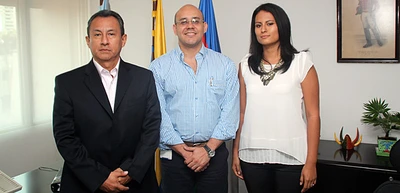 Investigador peruano y su hija son nuevos colombianos por adopción