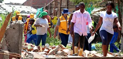 Familias de Colonia Nariñense demuelen sus casas para estrenar en Potrero Grande