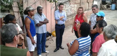 Vivienda escucha a dueños de 1015 microempresas, asentadas en el Jarillón de Cali
