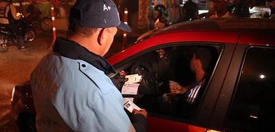 Descuento del 50 % en multas por infracciones de tránsito