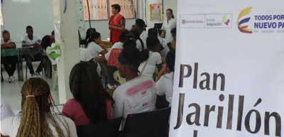 Reasentados del jarillón reciben capacitación en organización financiera