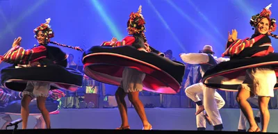 La danza se apoderó de quienes llegaron al Centro de Eventos Valle del ...