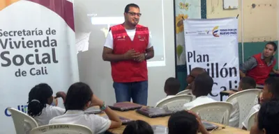 Estudiantes aprenden sobre riesgos de vivir en un jarillón